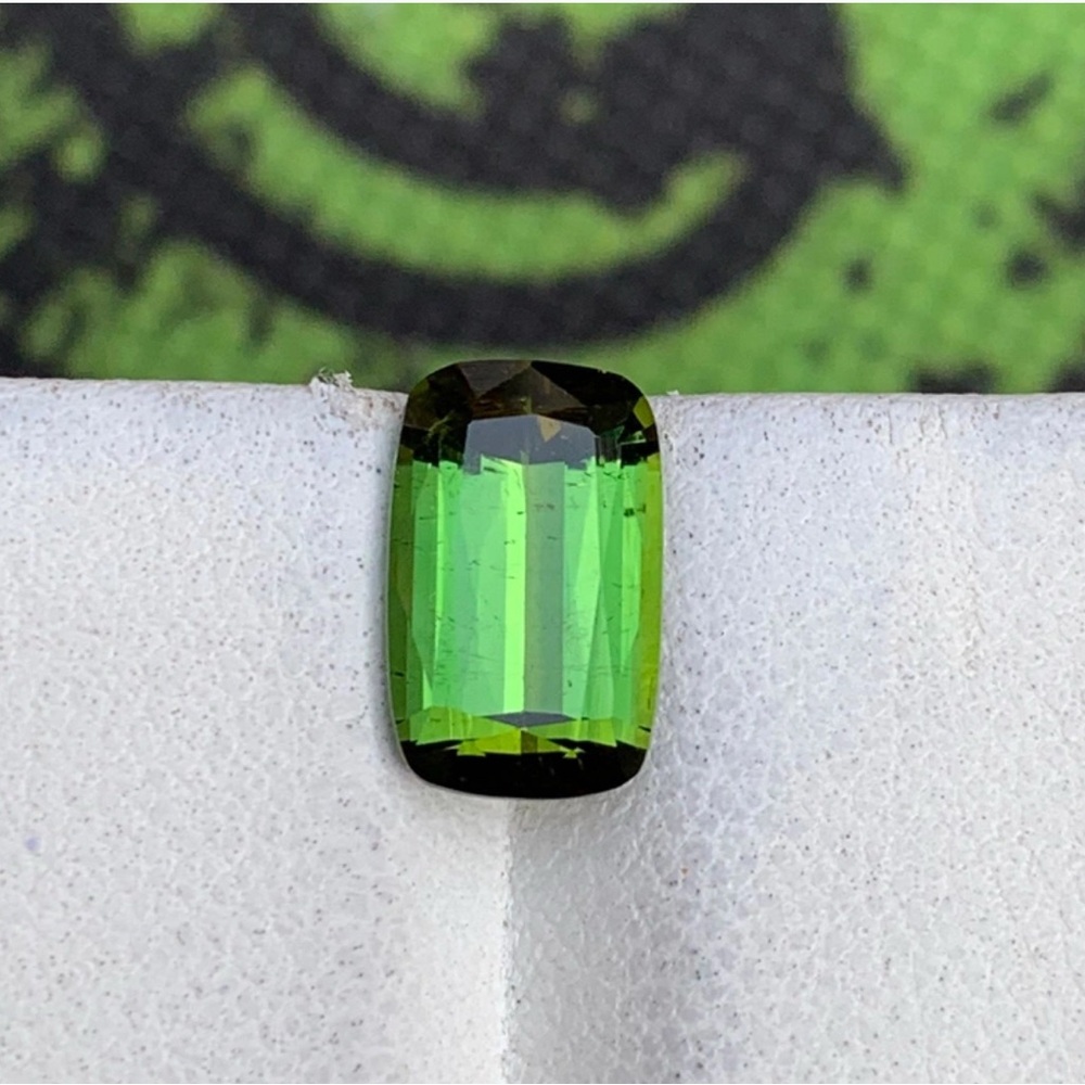 Vibrant 2.70-Carats Green Tourmaline from Afghanistan